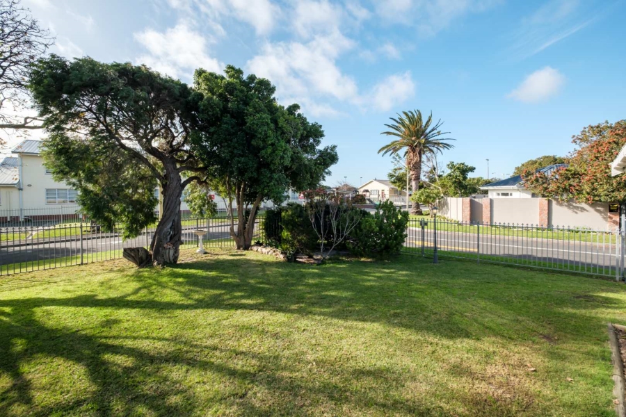 5 Bedroom Property for Sale in Kirstenhof Western Cape